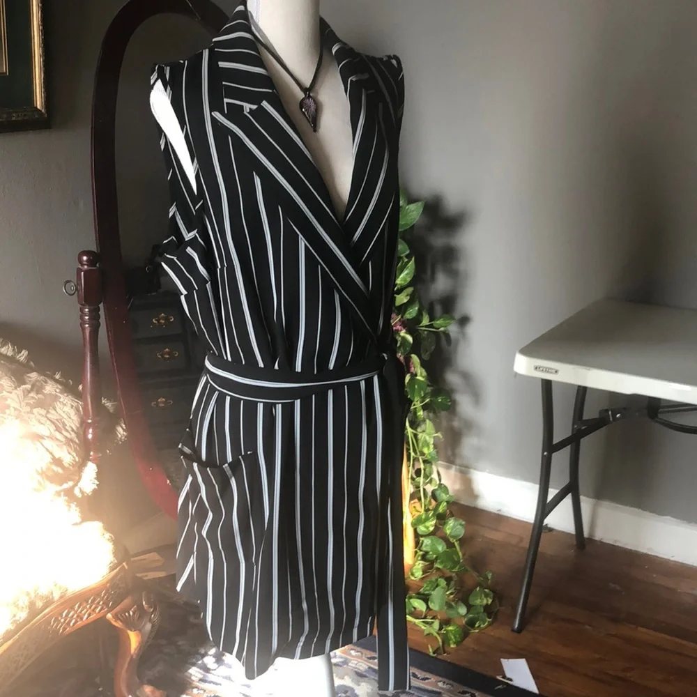 SOLD Ava Vic outerwear sleeveless jacket size X - Picture 1 of 16